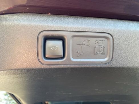 Used 2024 Ford Expedition Max XLT image 31