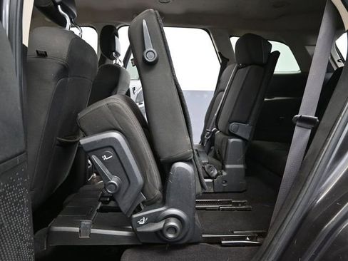 Used 2016 Dodge Journey SE w/ Flexible Seating Group image 35