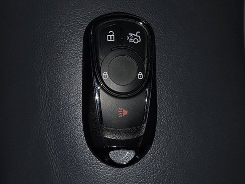 Used 2021 Buick Enclave Essence image 32