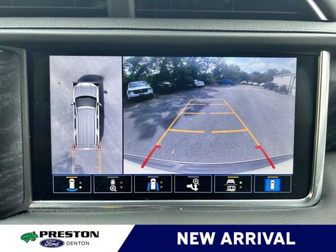 Used 2021 GMC Yukon Denali w/ Denali Premium Package AWD/4WD image 11