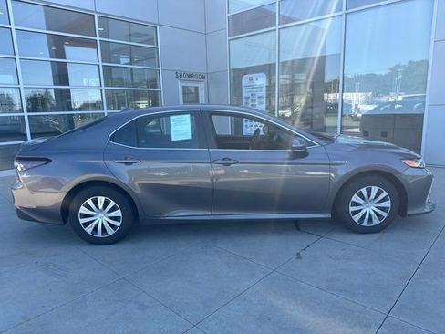 Used 2021 Toyota Camry LE w/ Audio Upgrade Package FWD image 8