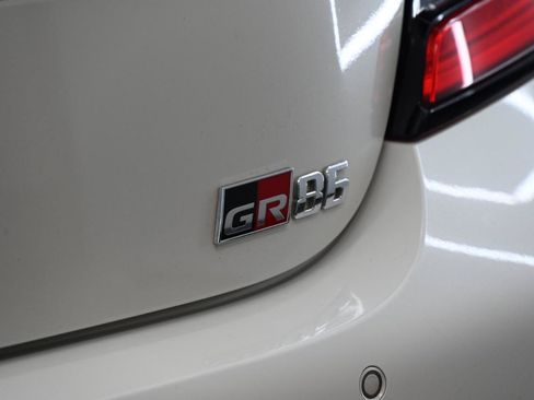 Used 2022 Toyota GR86 RWD image 14