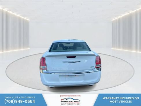 Used 2011 Chrysler 300 Limited RWD image 5
