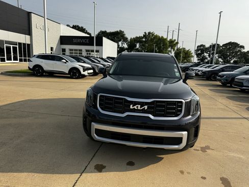Certified 2025 Kia Telluride S FWD image 7