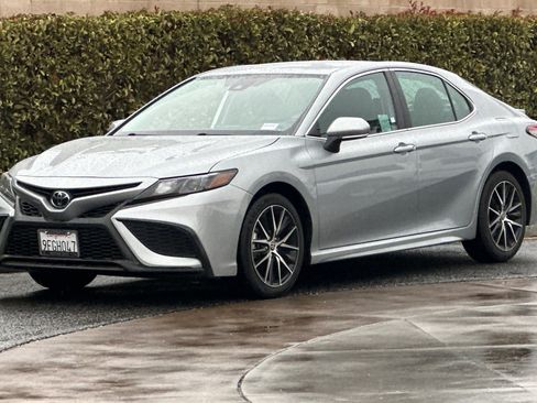 Used 2023 Toyota Camry SE image 8