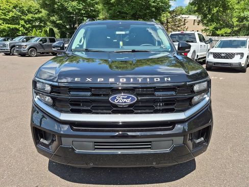 New 2027 Ford Expedition Platinum AWD/4WD image 3
