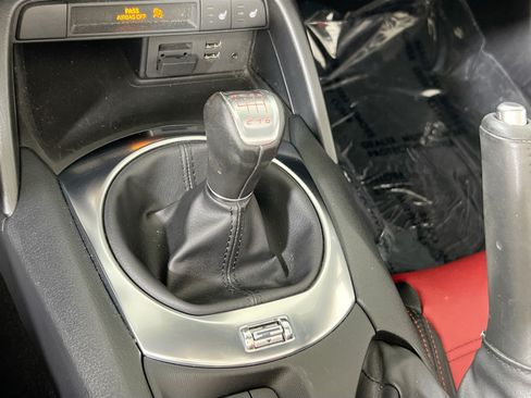 Used 2018 FIAT 124 Spider Abarth w/ Visibility Group RWD image 16
