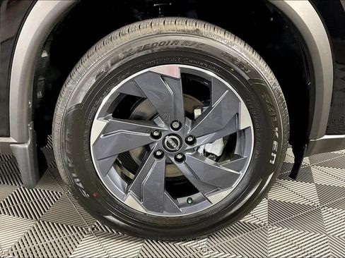 New 2026 Nissan Rogue SV image 18