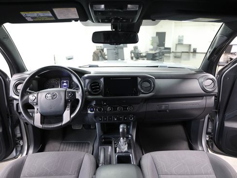 Used 2019 Toyota Tacoma TRD Off-Road w/ Technology Package image 17