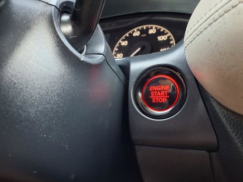 Used 2023 Honda HR-V LX image 17