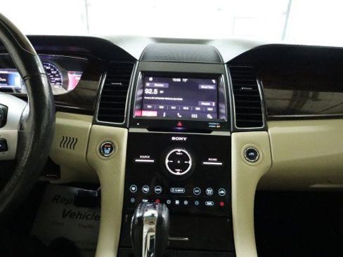 Used 2017 Ford Taurus Limited image 12