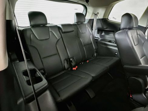Used 2025 Kia Telluride S FWD image 14