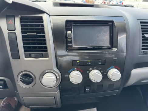 Used 2010 Toyota Tundra 4x4 CrewMax w/ Tow Pkg image 23