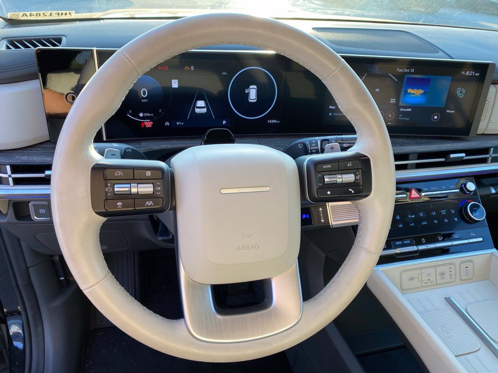 Used 2025 Hyundai Santa Fe Limited FWD image 6