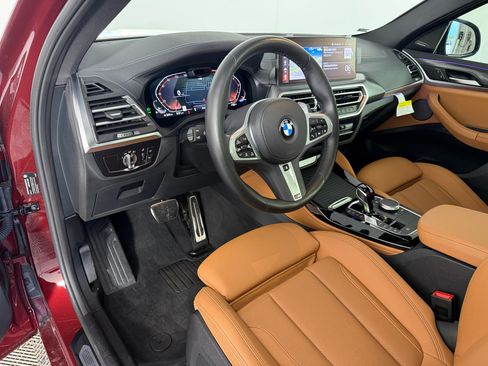 Used 2024 BMW X4 xDrive30i w/ Premium Package AWD/4WD image 4