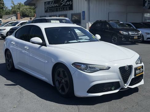 Used 2018 Alfa Romeo Giulia RWD image 7