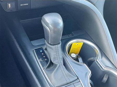 Used 2020 Toyota Camry XLE image 17