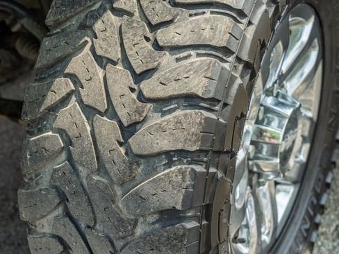 Used 2014 Chevrolet Silverado 2500 LT w/ Interior Plus Package AWD/4WD image 16