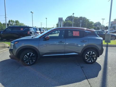 Used 2025 Nissan Kicks SR AWD/4WD image 17