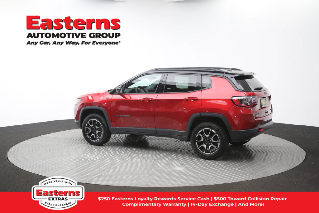 Used 2025 Jeep Compass Trailhawk AWD/4WD image 64