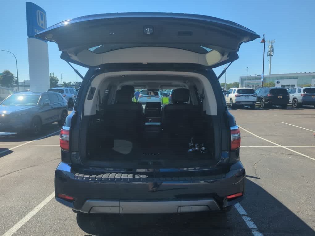 Used 2021 Nissan Armada SL w/ Captain's Chairs Package AWD/4WD image 5