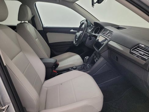 Used 2021 Volkswagen Tiguan SE AWD/4WD image 21
