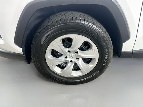 Used 2024 Toyota RAV4 LE FWD image 8