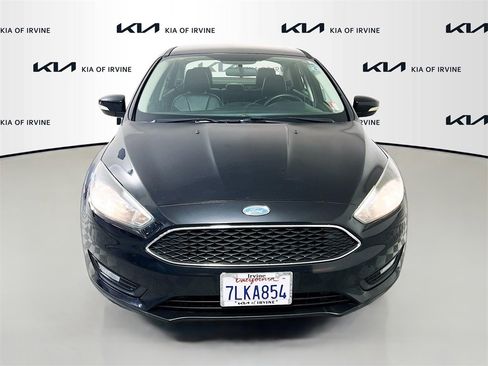 Used 2015 Ford Focus SE image 2