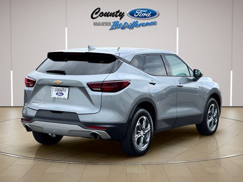 Used 2025 Chevrolet Blazer LT AWD/4WD image 23