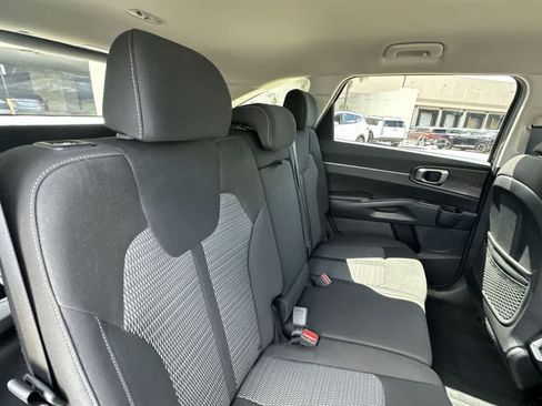 Certified 2023 Kia Sorento LX FWD image 13
