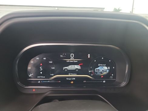 Used 2024 GMC Yukon AT4 w/ Technology Package image 22