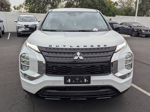 Used 2023 Mitsubishi Outlander SE Black Edition image 9