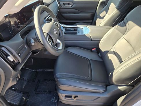 New 2026 Nissan Armada SV image 6