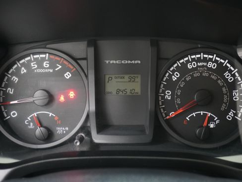 Used 2017 Toyota Tacoma SR w/ Tow Package AWD/4WD image 15