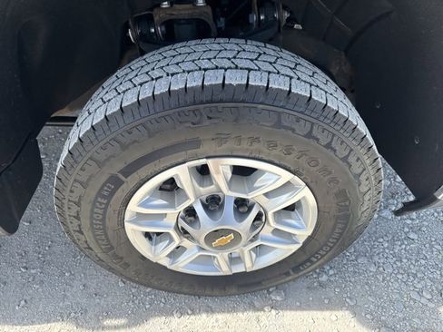 Used 2025 Chevrolet Silverado 2500 LT w/ Convenience Package image 34