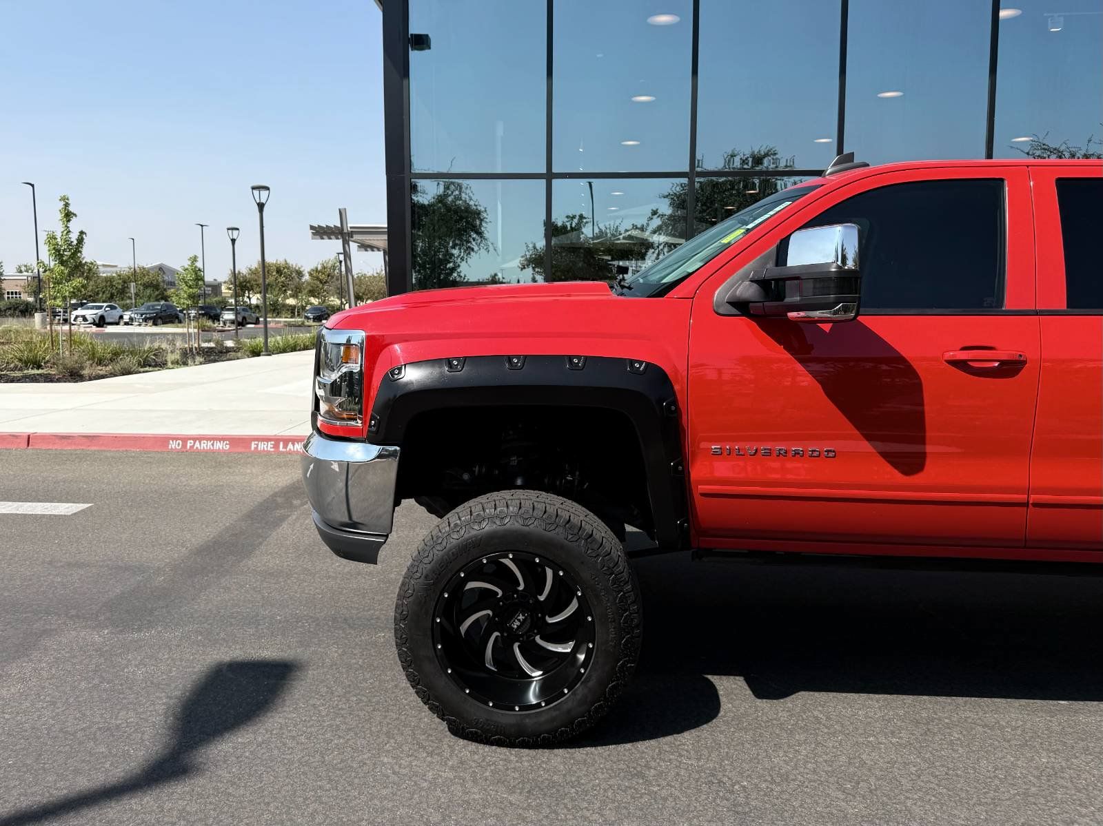 Used 2017 Chevrolet Silverado 1500 LT AWD/4WD image 11