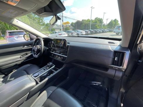 Certified 2023 Nissan Pathfinder SL AWD/4WD image 16