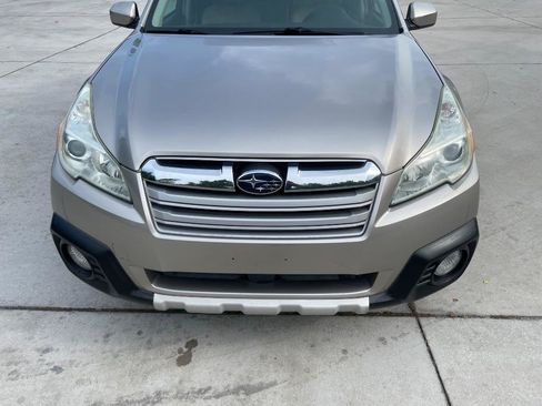 Used 2014 Subaru Outback 3.6R Limited w/ Moonroof Package AWD/4WD image 3