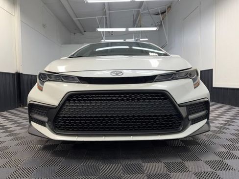 Used 2020 Toyota Corolla SE FWD image 2