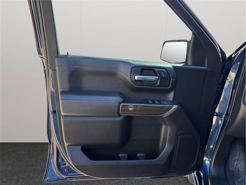 Used 2022 Chevrolet Silverado 1500 RST image 19