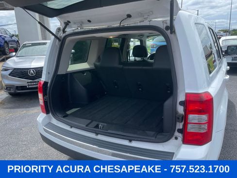 Used 2017 Jeep Patriot High Altitude FWD image 21