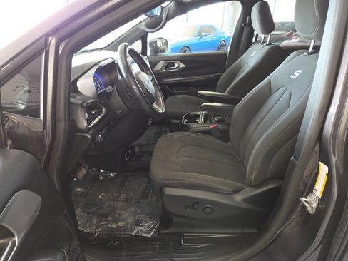 Used 2018 Chrysler Pacifica Touring Plus w/ S Appearance Package FWD image 14