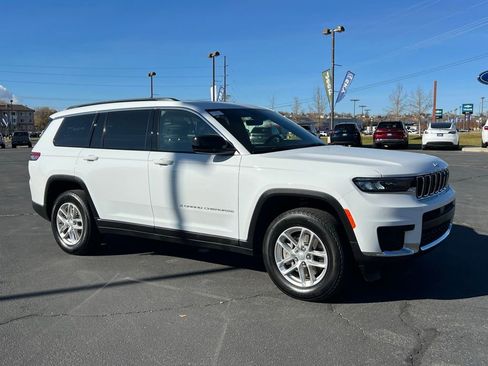 Used 2025 Jeep Grand Cherokee L Laredo w/ Trailer Tow Package AWD/4WD image 4