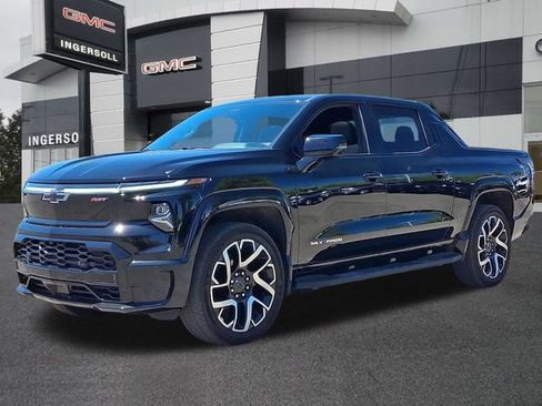 Used 2025 Chevrolet Silverado EV RST AWD/4WD image 32