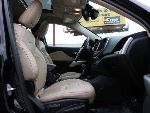 Used 2017 Jeep Cherokee Limited AWD/4WD image 49