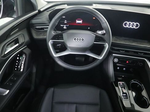 Used 2025 Audi Q5 Premium Plus w/ Premium Plus image 11