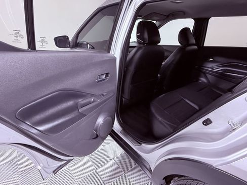 Used 2020 Nissan Kicks SR w/ SR Premium Package FWD image 17