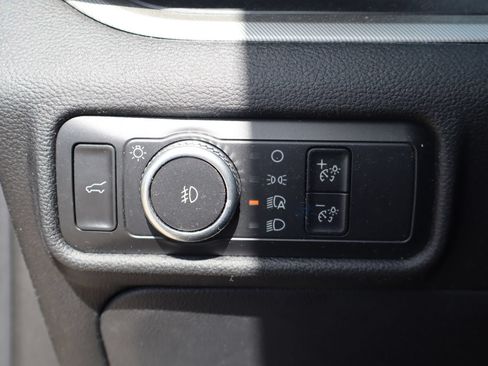 Used 2021 Ford Explorer XLT w/ Equipment Group 202A RWD image 13