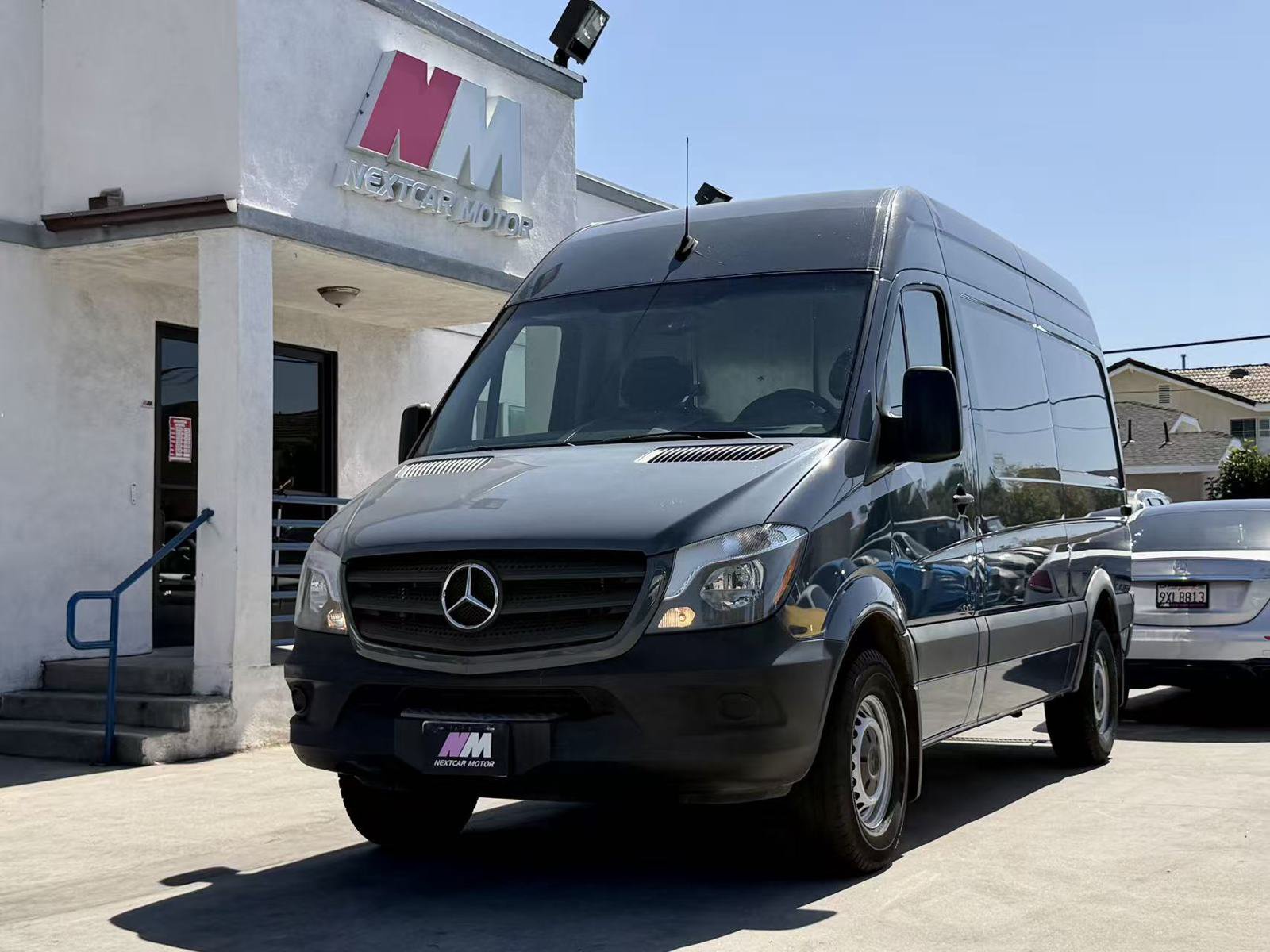 Used 2018 Mercedes-Benz Sprinter 2500 image 1