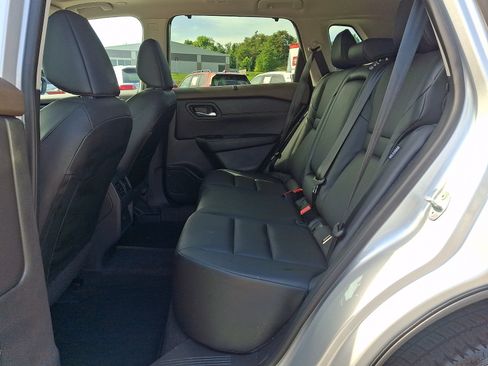 Used 2023 Nissan Rogue SV w/ SV Premium Package AWD/4WD image 10